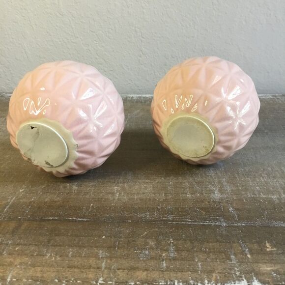 4” Ceramic pink orb decor with triangular geometric pattern - Picture 2 of 2